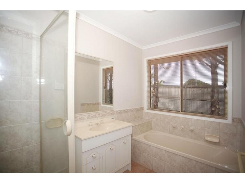 31 Haydn Place, Narre Warren South VIC 3805