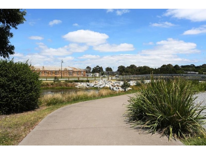 31-33 Main Street, Narre Warren North VIC 3804