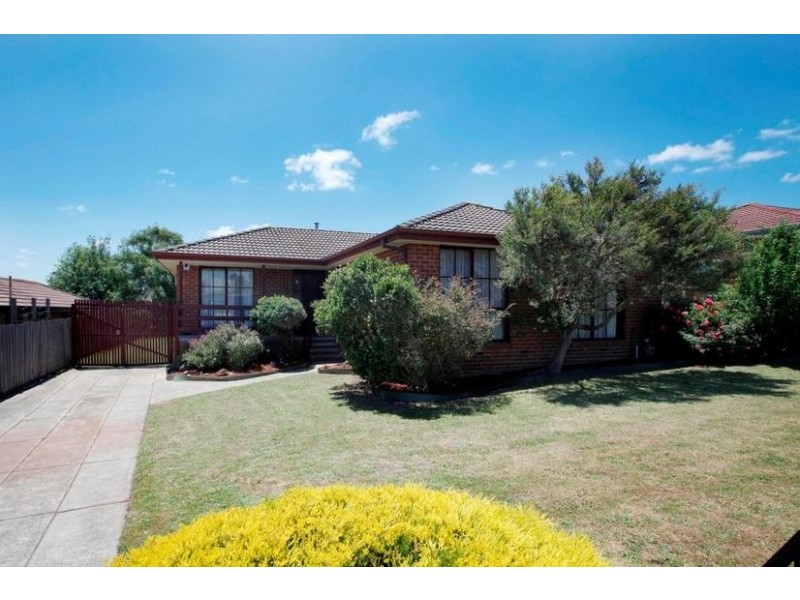 18 Heyington Circle, Narre Warren VIC 3805