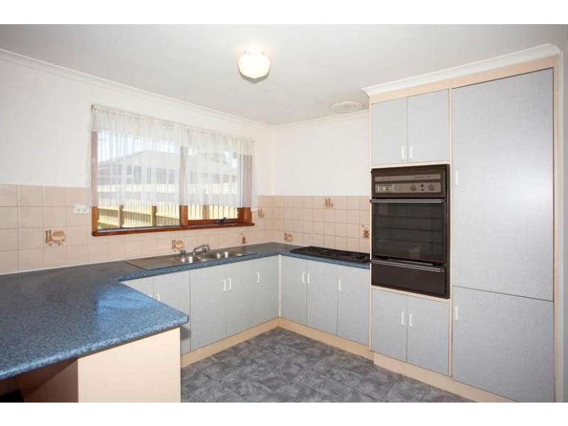 18 Heyington Circle, Narre Warren VIC 3805