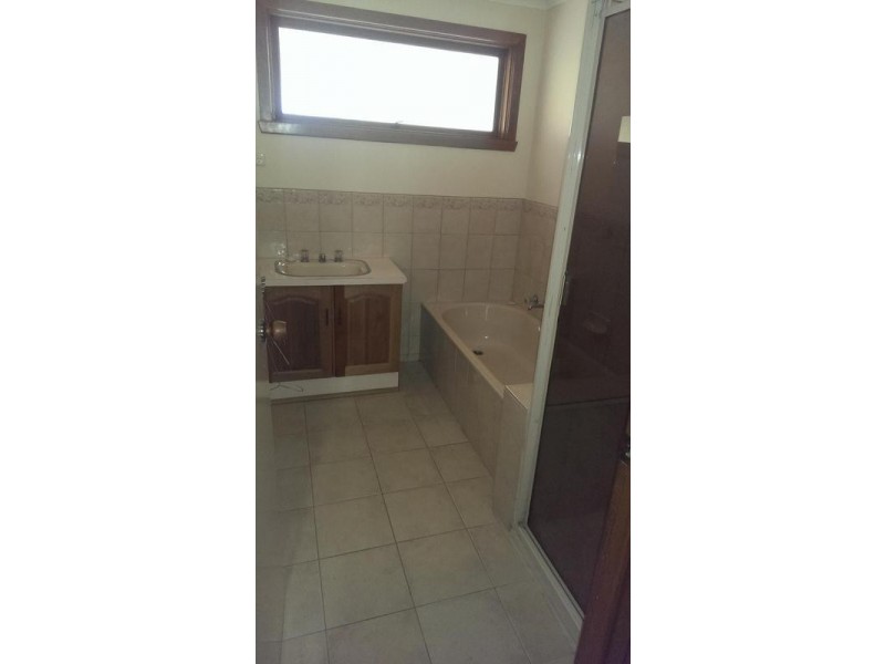 68 Sweeney Drive, Narre Warren VIC 3805