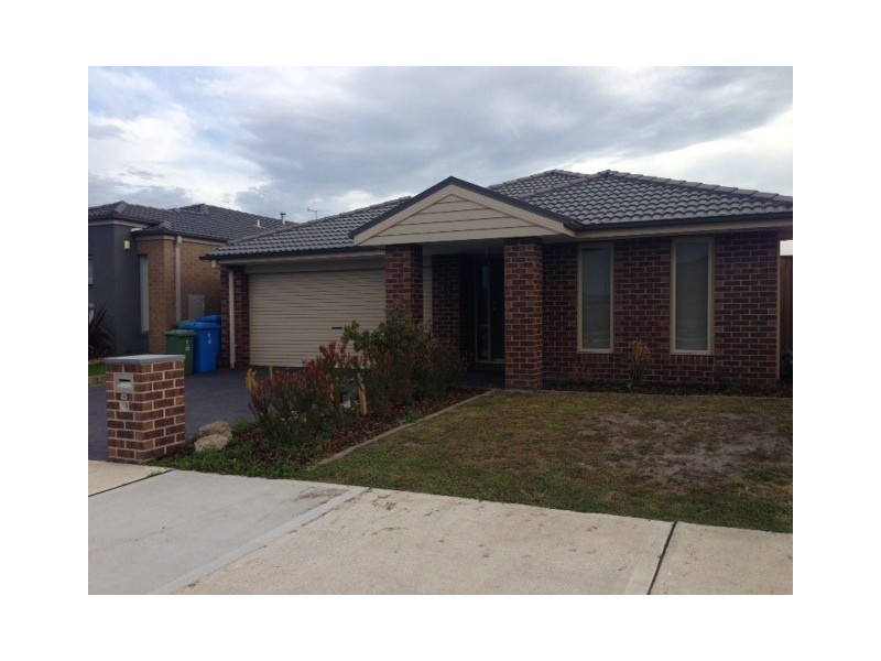 45 Chantenay Parade, Cranbourne North VIC 3977