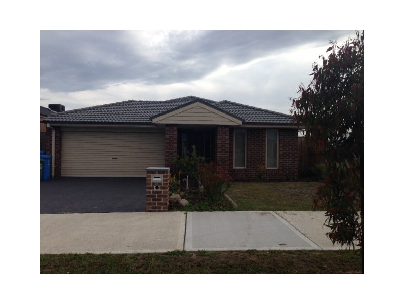 45 Chantenay Parade, Cranbourne North VIC 3977