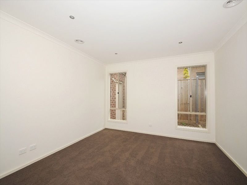 45 Chantenay Parade, Cranbourne North VIC 3977