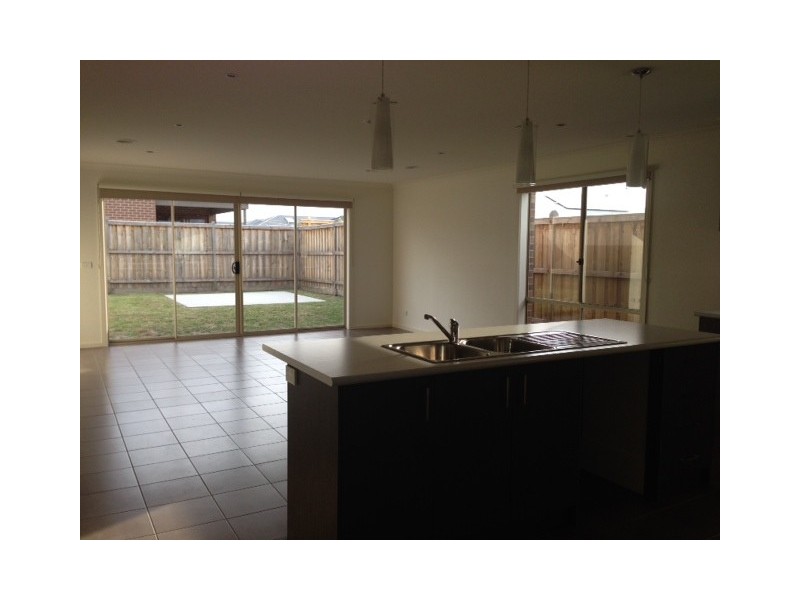 45 Chantenay Parade, Cranbourne North VIC 3977