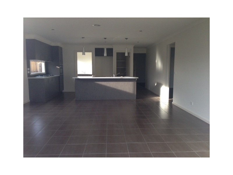 45 Chantenay Parade, Cranbourne North VIC 3977