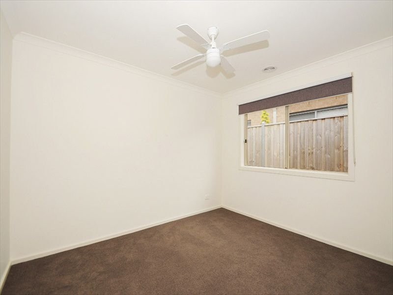 45 Chantenay Parade, Cranbourne North VIC 3977