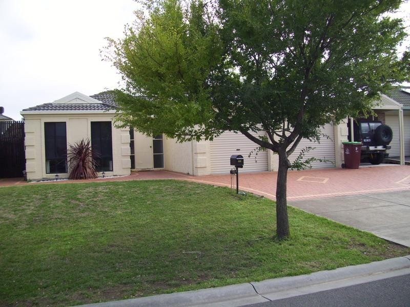 76 Kingston Avenue, Narre Warren South VIC 3805