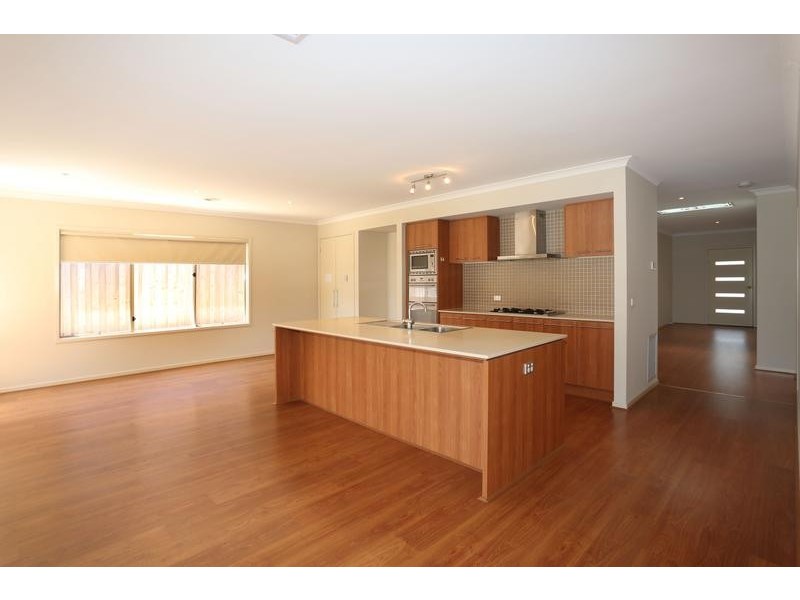 10 Corker Close, Narre Warren VIC 3805