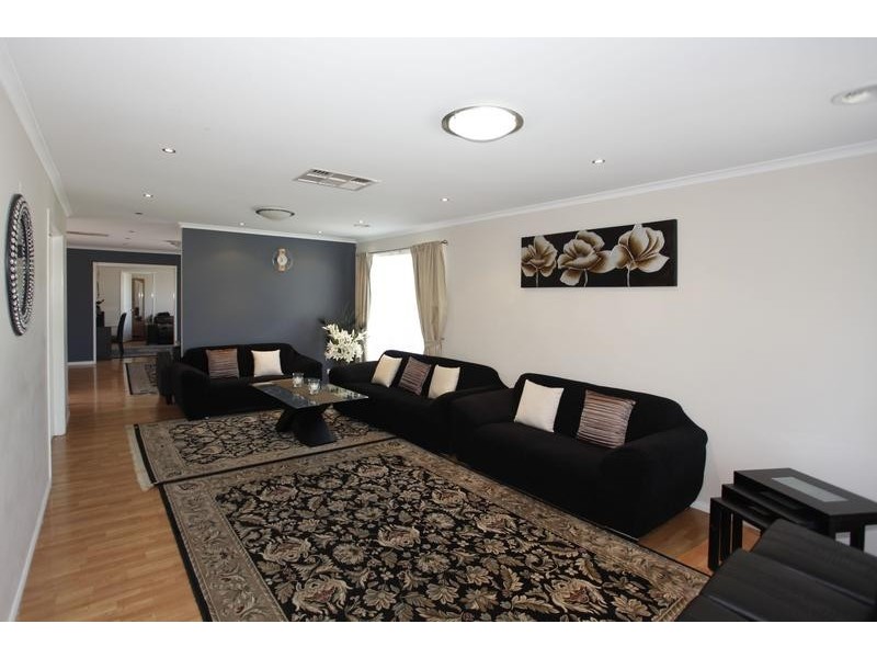 17 Ainsleigh Court, Narre Warren VIC 3805