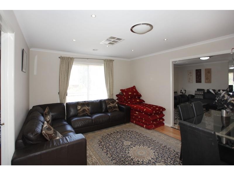 17 Ainsleigh Court, Narre Warren VIC 3805