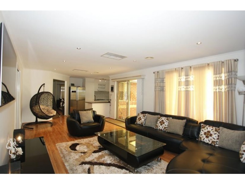 18 Domain Drive, Berwick VIC 3806