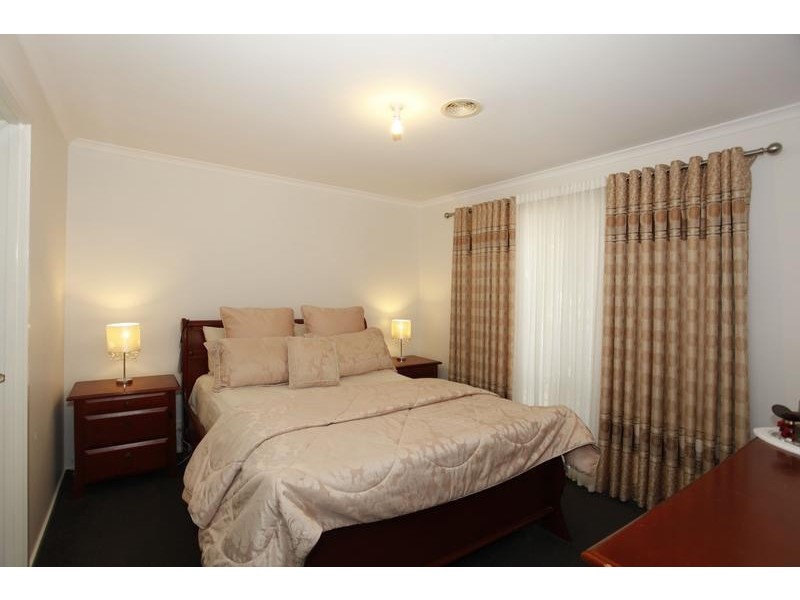 18 Domain Drive, Berwick VIC 3806