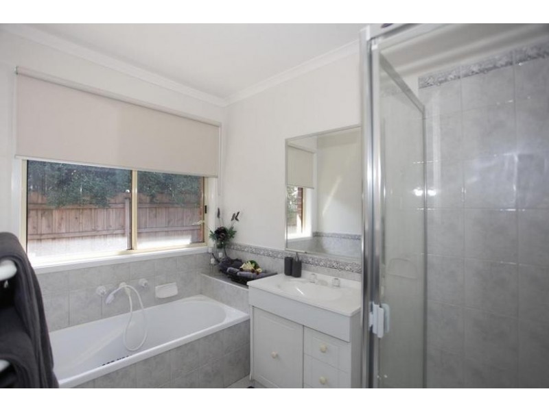 18 Domain Drive, Berwick VIC 3806