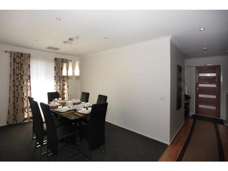 18 Domain Drive, Berwick VIC 3806