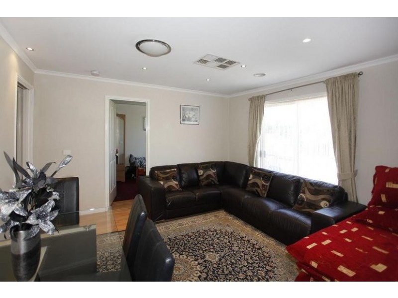 17 Ainsleigh Court, Narre Warren VIC 3805