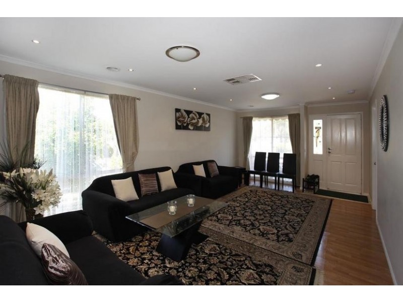 17 Ainsleigh Court, Narre Warren VIC 3805