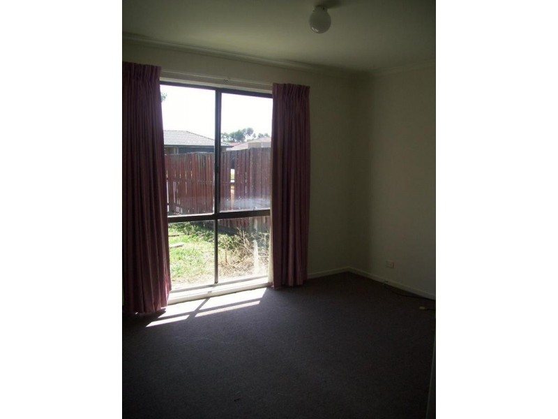 1/120 Fleetwood Drive, Narre Warren VIC 3805