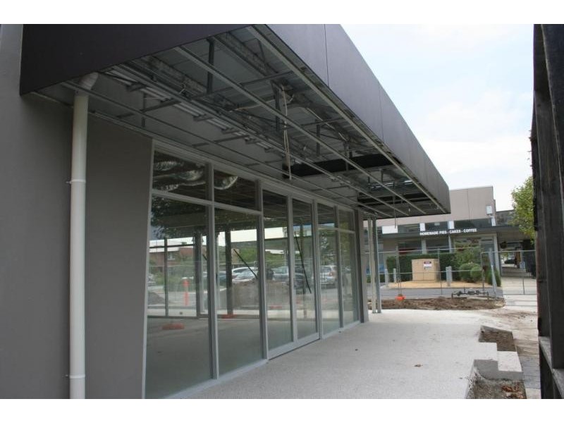 38 Lakeside Boulevard, Pakenham VIC 3810