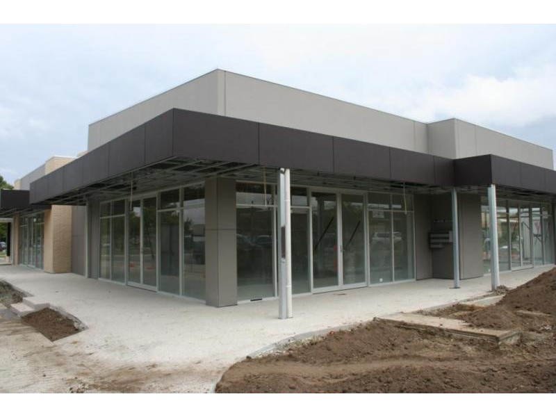 38 Lakeside Boulevard, Pakenham VIC 3810