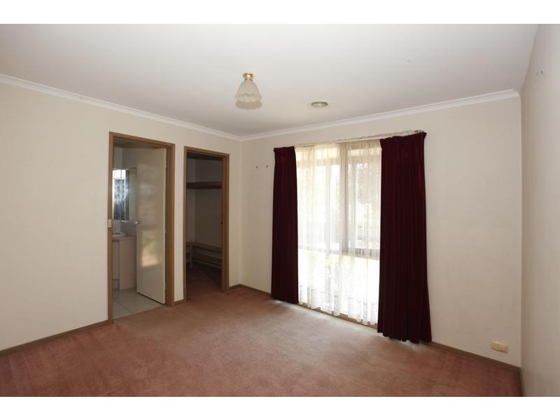 22 County Drive, Berwick VIC 3806