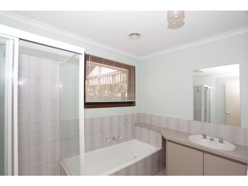 22 County Drive, Berwick VIC 3806