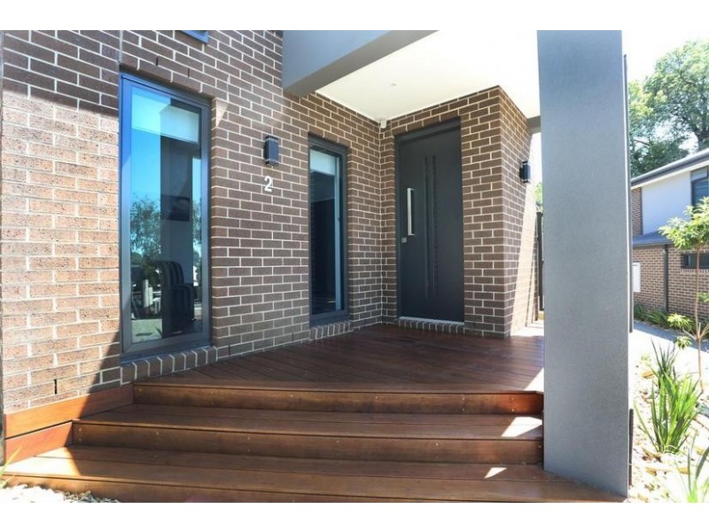 2/33 Harkaway Road, Berwick VIC 3806