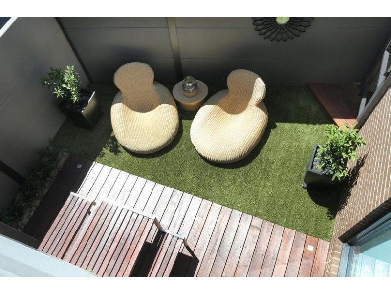 2/33 Harkaway Road, Berwick VIC 3806