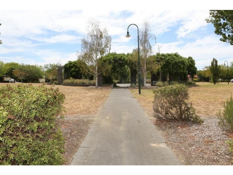 11 Wool Shed Road, Narre Warren South VIC 3805