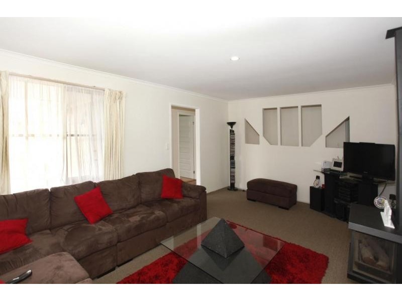 8 Stafford Place, Narre Warren VIC 3805