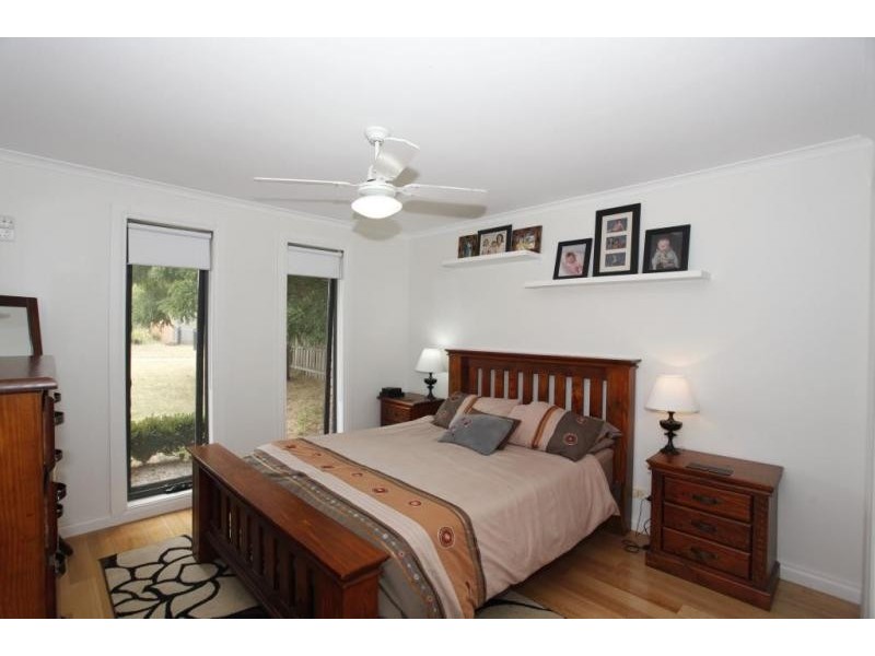 8 Stafford Place, Narre Warren VIC 3805