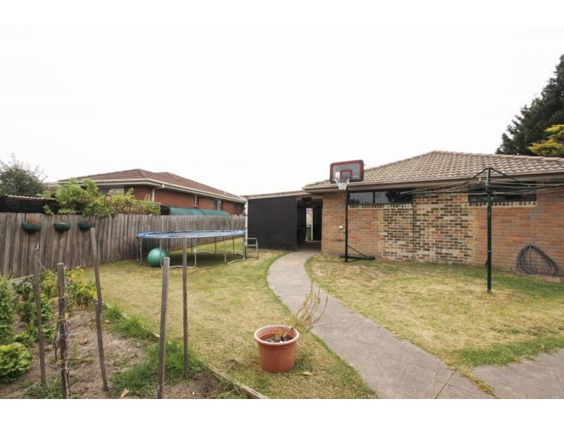 8 Stafford Place, Narre Warren VIC 3805