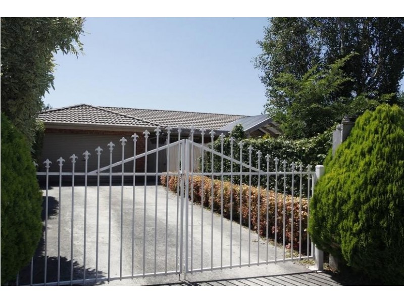 8 Tamarisk Road, Narre Warren VIC 3805