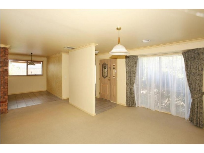 8 Tamarisk Road, Narre Warren VIC 3805