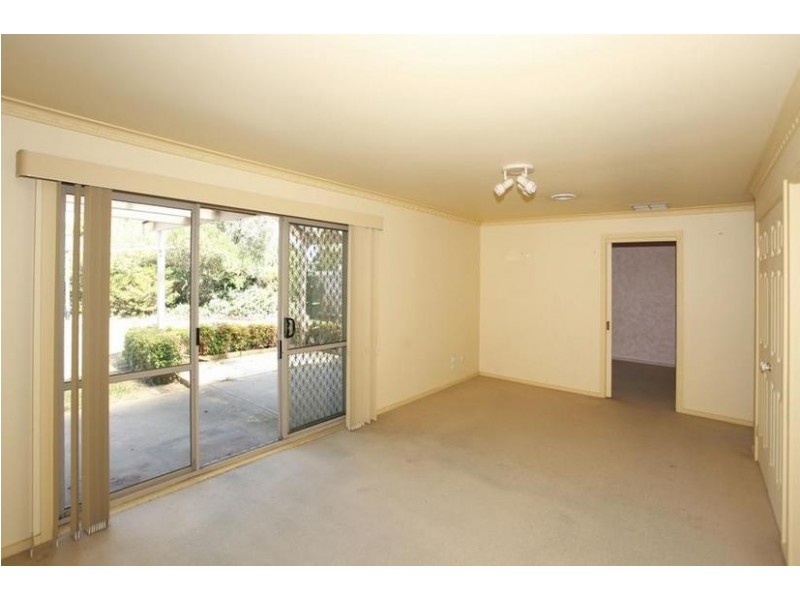 8 Tamarisk Road, Narre Warren VIC 3805