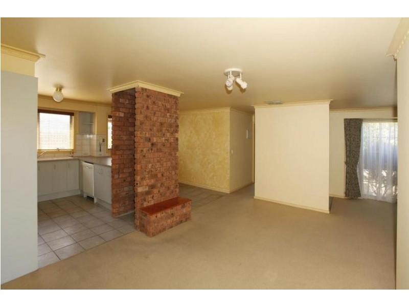 8 Tamarisk Road, Narre Warren VIC 3805