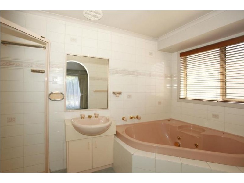 8 Tamarisk Road, Narre Warren VIC 3805