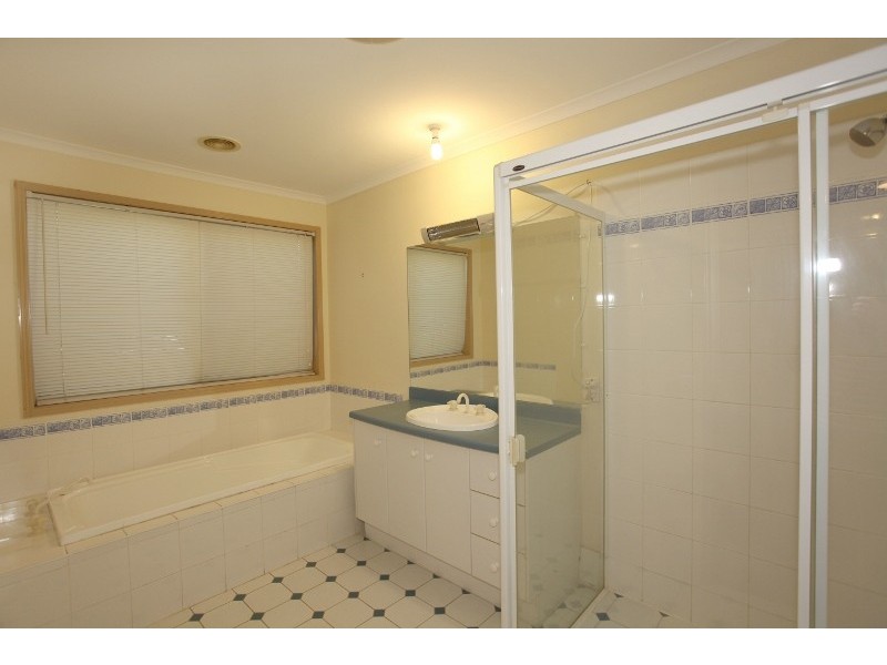 10 Tolmie Rise, Hallam VIC 3803