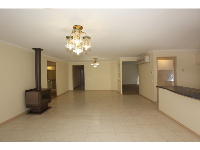 10 Tolmie Rise, Hallam VIC 3803