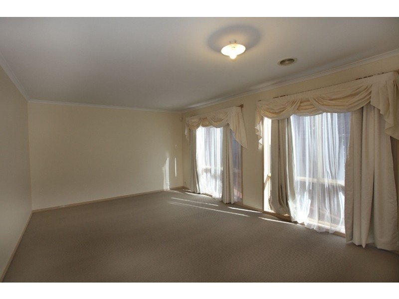 10 Tolmie Rise, Hallam VIC 3803
