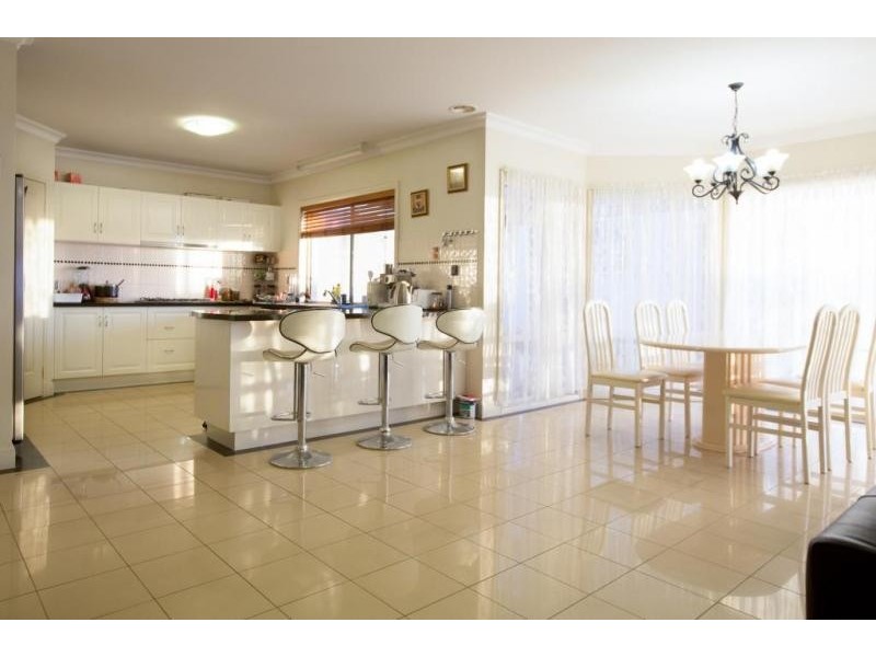 3 Grosvenor Place, Narre Warren North VIC 3804