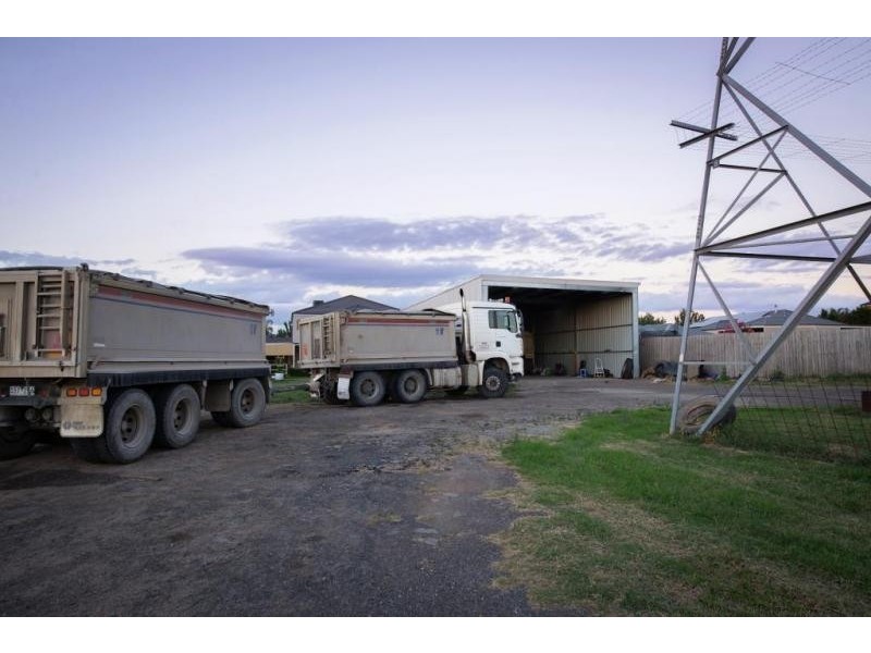 3 Grosvenor Place, Narre Warren North VIC 3804