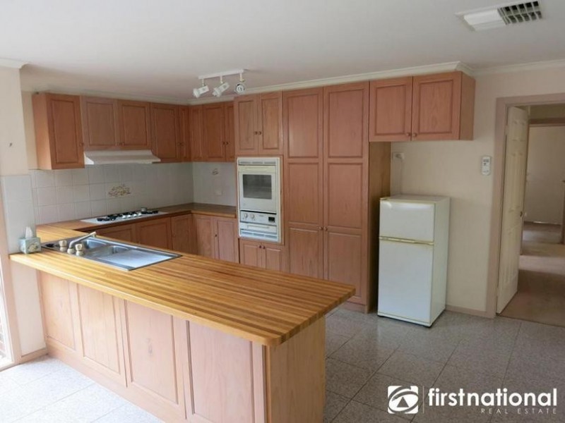 11 Nullica Court, Berwick VIC 3806