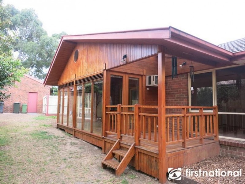 11 Nullica Court, Berwick VIC 3806