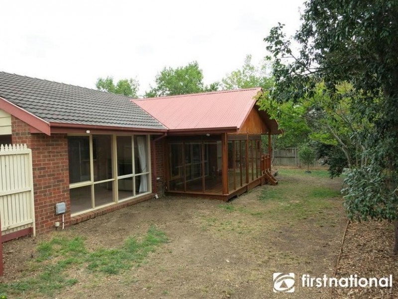 11 Nullica Court, Berwick VIC 3806