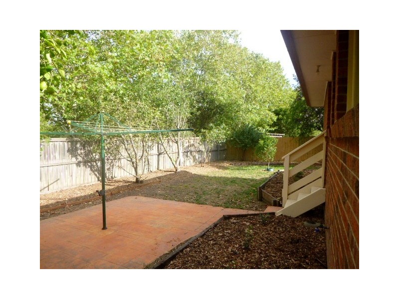 11 Nullica Court, Berwick VIC 3806