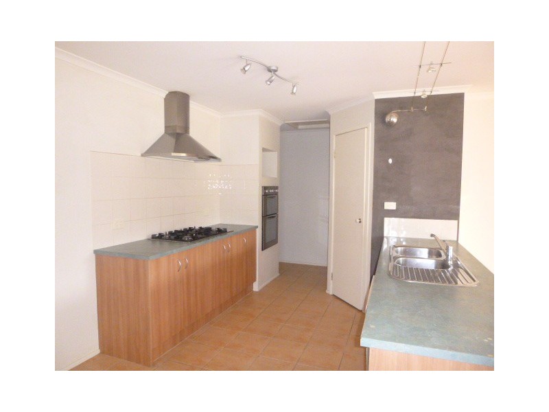 8 Baronessa Avenue, Narre Warren South VIC 3805