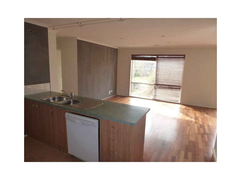 8 Baronessa Avenue, Narre Warren South VIC 3805