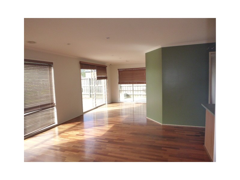 8 Baronessa Avenue, Narre Warren South VIC 3805