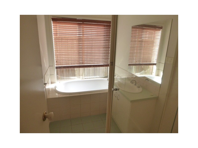 8 Baronessa Avenue, Narre Warren South VIC 3805